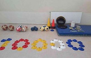 Hisarcık Cumhuriyet İlkokuluna müzik, spor malzemesi...