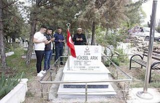 Hisarcık’ta arife günü vatandaşlar mezarlığa...