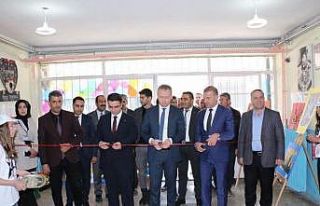 Hizan’da ‘4006 TÜBİTAK Bilim Fuarı’ sergisine...