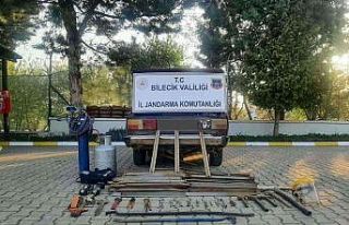 Hurda demirleri çalan hırsızlar yakandı