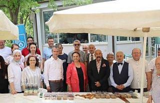 Huzurevi’nde açık hava şenliği ilgi gördü