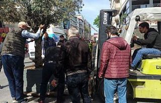 İBB yaya yolunu İSPARK’ a çevirdi: Esnaf yolu...