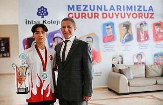 İhlas Koleji öğrencisi kick boksta Dünya Şampiyonu