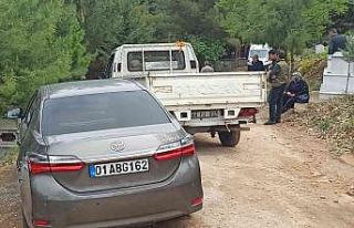 İki aracın arasında sıkışarak ağır yaralandılar
