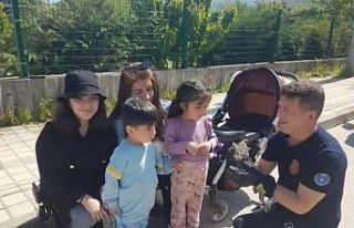 İki duvar arasına sıkışan kediyi itfaiye kurtardı