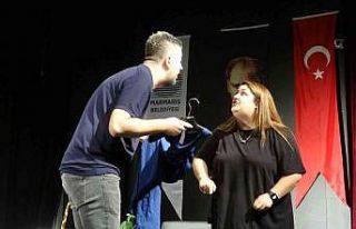 İki kişilik komedi oyunu “Ruh Öküzüm” Marmaris’te...