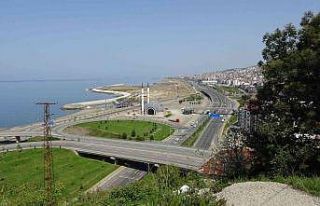 İki yol ortasına inşa edilen cami eleştirilerin...