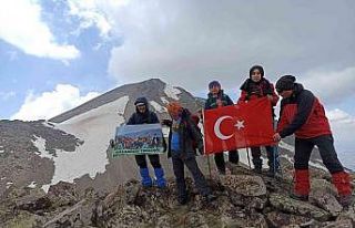 İnegöl Belediyesporlu dağcılar Hasan Dağına...