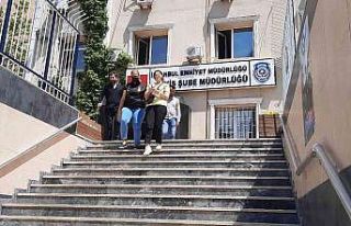 İstanbul’da turistlerin çantalarını yankesicilik...