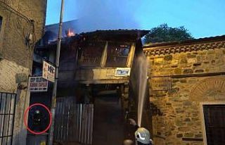 İtfaiye eri binanın altında kalmaktan son anda...