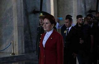 İYİ Parti lideri Akşener’den gençlerle Anıtkabir’e...