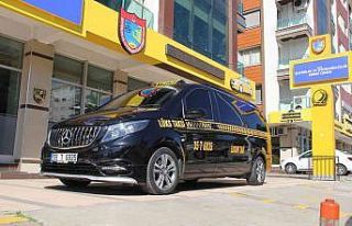 İzmir’de ulaşımın yeni gözdesi: Lüks taksiler