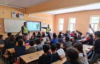 Jandarma tarafından öğrencilere, trafik eğitimi...