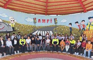 Jandarmadan çocuklara uygulamalı trafik eğitimi