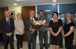 Kadına şiddeti önleyen taksici ödüllendirildi