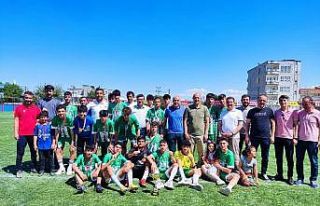 Kahta İdman Yurdu Spor şampiyonluk kupasını aldı