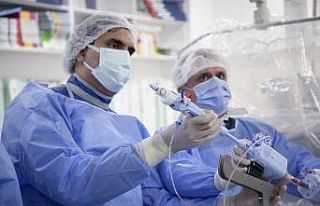 Kapalı yöntemle aynı seansta iki kalp kapağı...