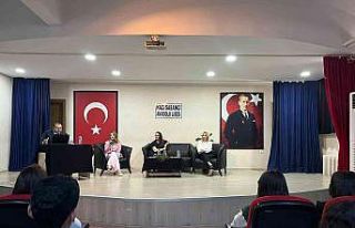 Kariyer Merkezinden lise öğrencilerine eğitim semineri