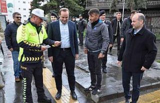 Kars’ta ’Yayalar için 5 adımda güvenli trafik’...