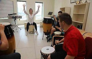 Kartal Belediyesi Sanat Akademisi’nde down sendromlu...