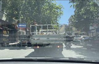 Kartal’da çocukların tehlikeli yolculuğu kamerada