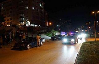 Kastamonu’da kavşakta iki otomobil çarpıştı:...