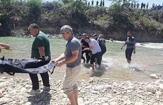 Kaybolan yaşlı adamın cesedi Savrun Çayı’nda...