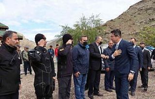 Kazada suda kaybolan vatandaşı arama çalışmaları...