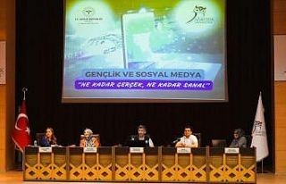 KBÜ’de ‘Gençlik ve Sosyal Medya Ne Kadar Gerçek,...