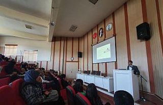 Kilis’te kuantum felsefesi anlatıldı