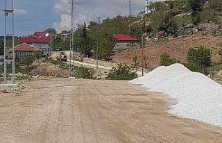 Kırsal mahalle yolları yenileniyor