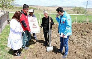 Kırsalda yaşayan vatandaşlar keneye karşı bilgilendirildi