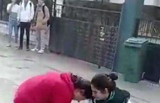 Kızların küfürlü tartışması saç baş kavgaya...