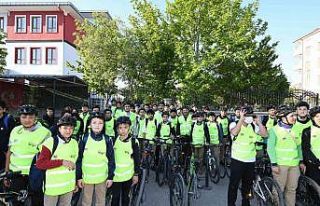 Konya’da öğrenciler okullarına güvenli bisiklet...