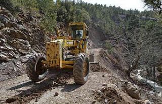 Korkuteli’de yayla yollarına bakım