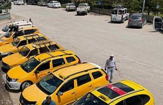 Korsandan bıkan taksiciler kontak kapattı