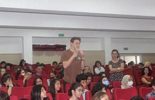 Köyceğiz’de yazar Semih Gümüş öğrencilerle...