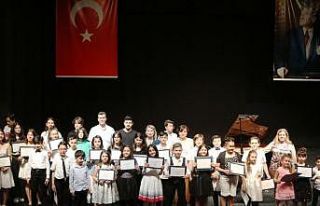 Küçük piyanistlere tam not