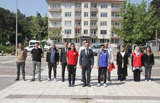 Kula’da 19 Mayıs kutlamaları çelenk sunumu ile...