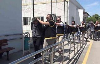 Kumarhaneden kovuldu, ayaklarından vurulurken böyle...