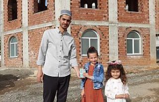 Kumbaralarında biriktirdikleri bisiklet paralarını...