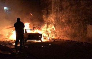 Kundaklanan araç kullanılmaz hale geldi