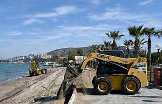 Kuşadası’nda plajlar yaz sezonuna hazırlanıyor