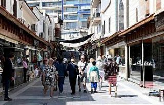 Kuşadası’nda tarihi çarşıların modern yüzü...