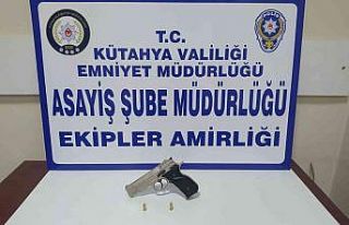 Kütahya’da şüpheli şahsın üzerinde ruhsatsız...