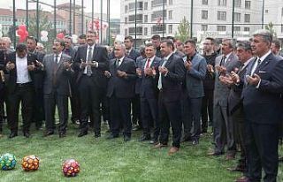 Kütahya’da yapımı tamamlanan 6 halı saha hizmete...