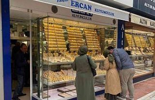 Kuyumcularda düğün sezonu hareketliliği başladı