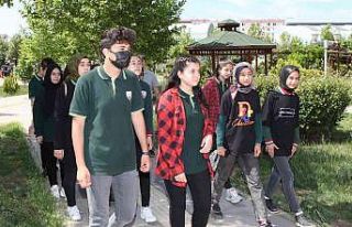 Lise öğrencileri, üniversiteyi gezerek tanıdı