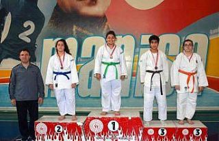 Manisa BBSK’lı judoculardan 18 madalya