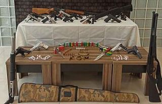 Manisa merkezli 3 ilde silah tacirlerine operasyon:...